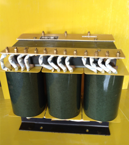 三相自耦调压变压器